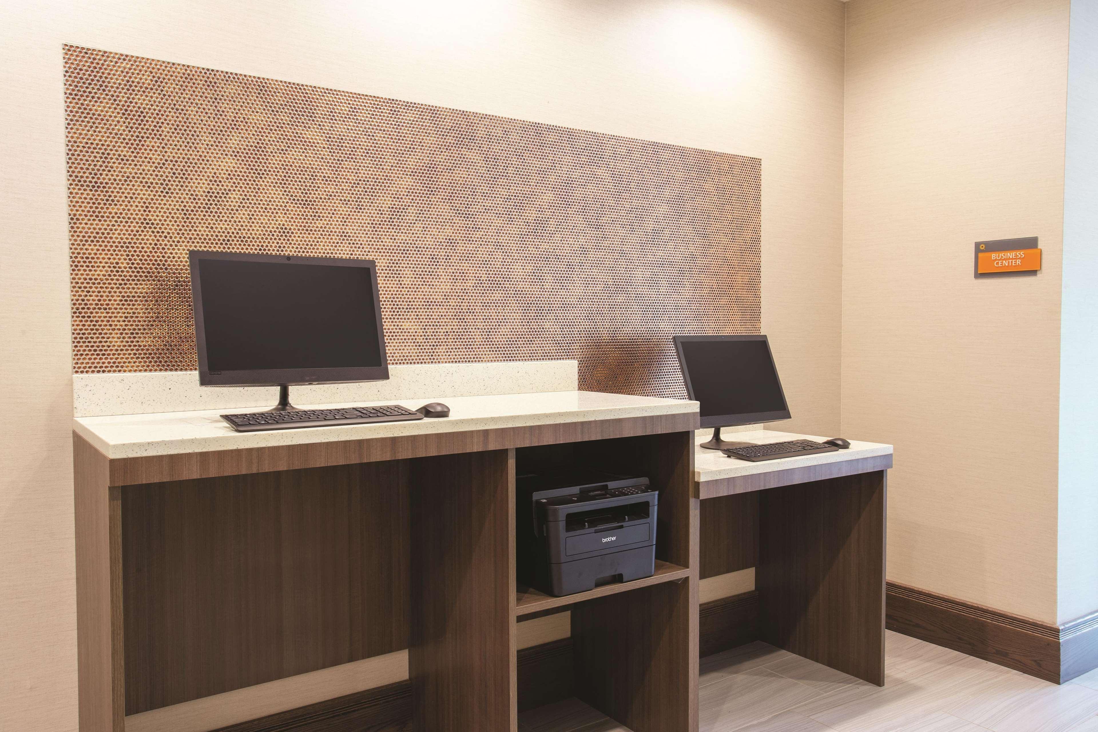 La Quinta By Wyndham Buffalo Amherst Esterno foto